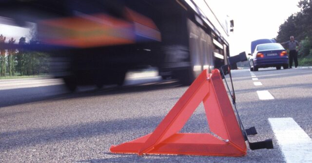 BDU-nun tələbələrini maşın vurdu