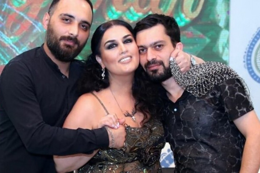 Elza oğlu ilə küsülü imiş - "Qınından çıxdı, qınını bəyənmədi"