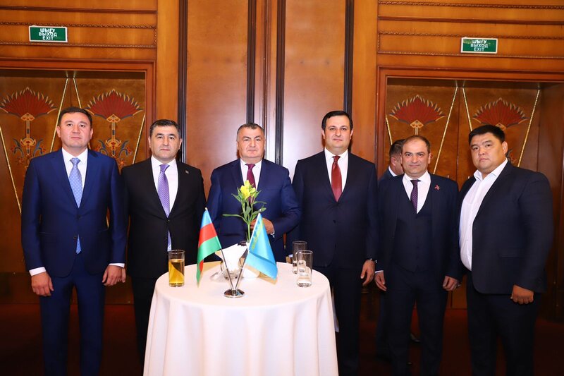 Qazaxıstanda Zəfər Günü münasibətilə möhtəşəm tədbir keçirildi - FOTOLAR