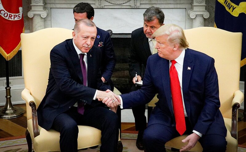 Trampla Erdoğanın arasından qara pişik keçib? 