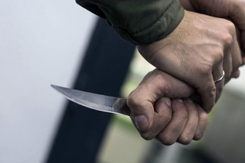 Bakıda 39 yaşlı kişi qonşusunu bıçaqladı