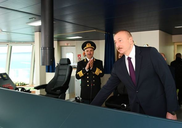 Prezident Bakı gəmiqayırma zavodunda inşa olunmuş ilk tankerin istismara verilməsi mərasimində - YENİLƏNİB