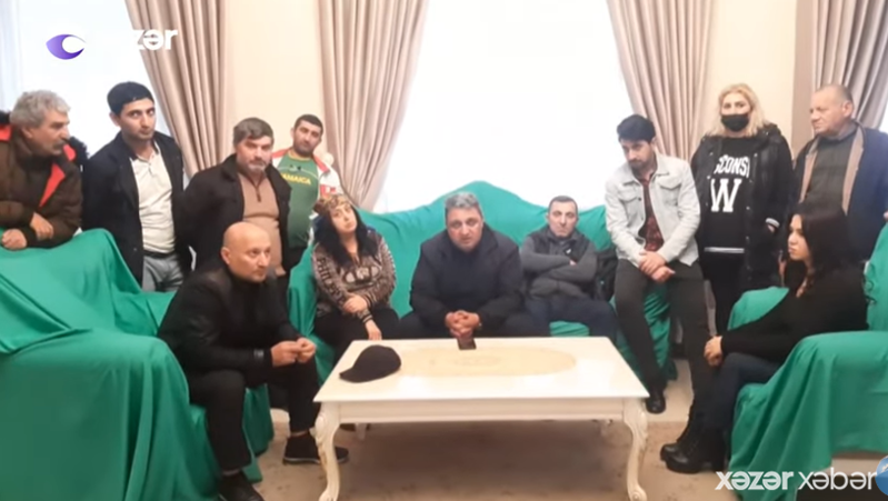 7 aydır maaşımızı ala bilmirik' - Aktyorlar etiraz edir - VİDEO
