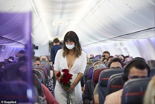 Nikahlarını 12 min metr hündürlükdə bağladılar - FOTO