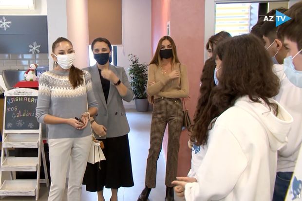 Mehriban Əliyeva və qızlarının autizmli uşaqlarla səmimi dialoqu - VİDEO