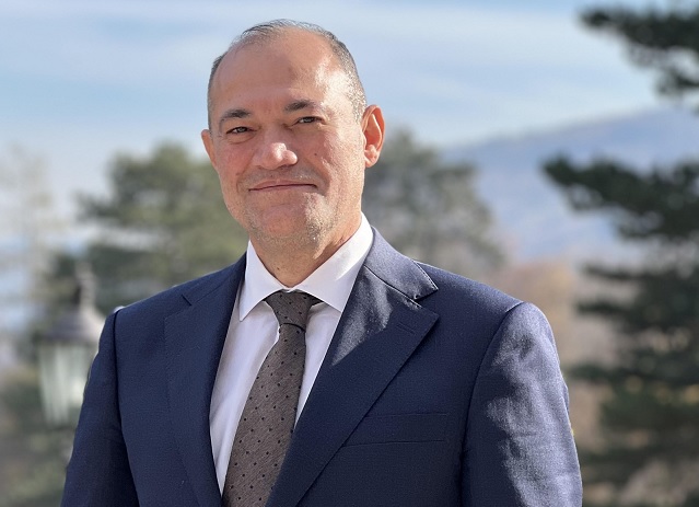 Deputatlar məktəb illərini necə xatırlayır? - 'Müəllim məni döyürdü