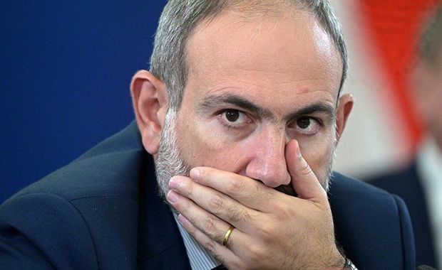 Rusiya KİV: "Paşinyan təkcə cəbhədə deyil, öz ölkəsində də uduzur