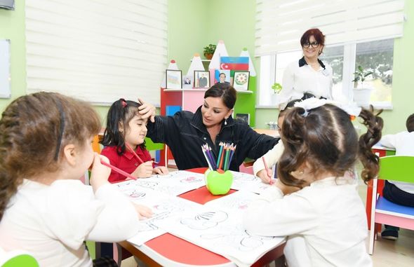 Birinci vitse-prezident Nərimanov rayonundakı 64 saylı körpələr evi-uşaq bağçasında - FOTO