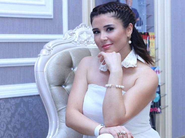 Qadın müğənniyə azadlıq versən cızığından çıxar' - Elnarə