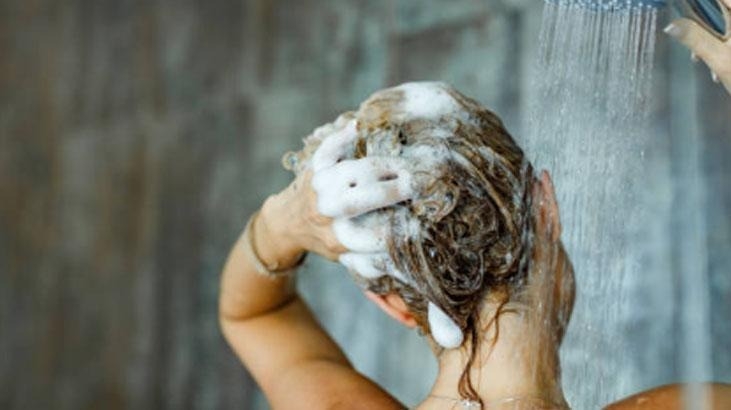 Şampuna yarım çay qaşığı əlavə edin - ŞOK NƏTİCƏNİ görün