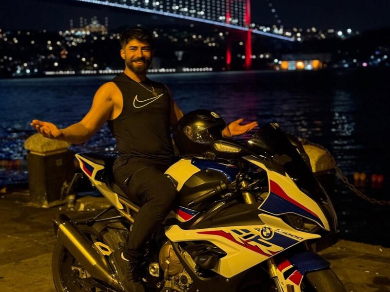 Türkiyəli fenomen qəzada öldü - FOTO