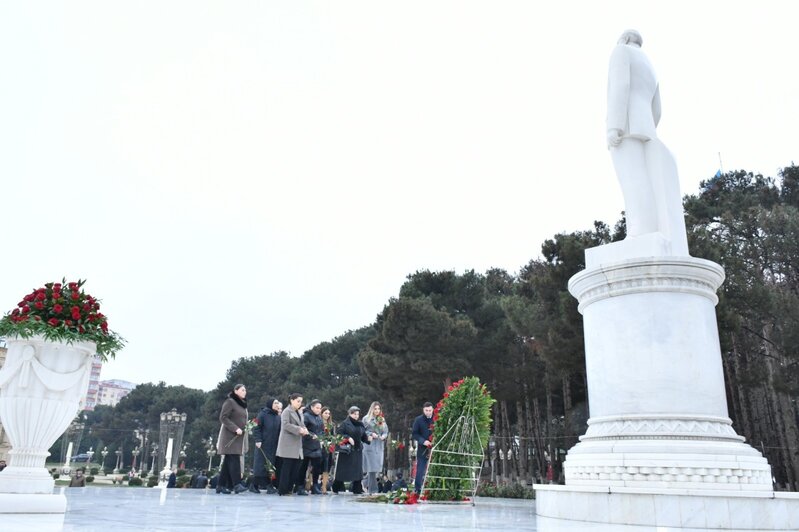 Ümummilli Liderin anım günü Abşeron rayonunda dərin ehtiramla qeyd edilib - FOTOLAR