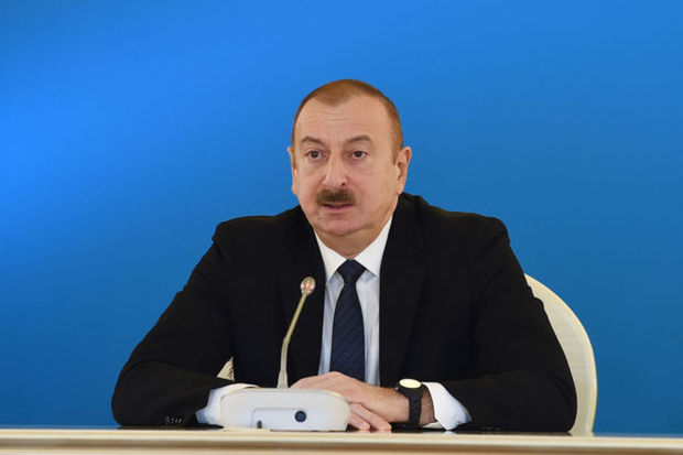 İlham Əliyev Tərtərdə düşmən raketi düşmüş evin yerində inşa edilən evlə tanış oldu