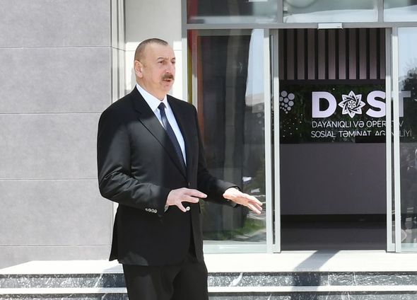 İlham Əliyev və Mehriban Əliyeva Bakıda DOST mərkəzinin açılışında - YENİLƏNİB + FOTO