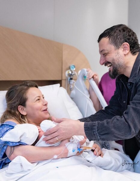 Məşhur aktrisa ana oldu - FOTOLAR