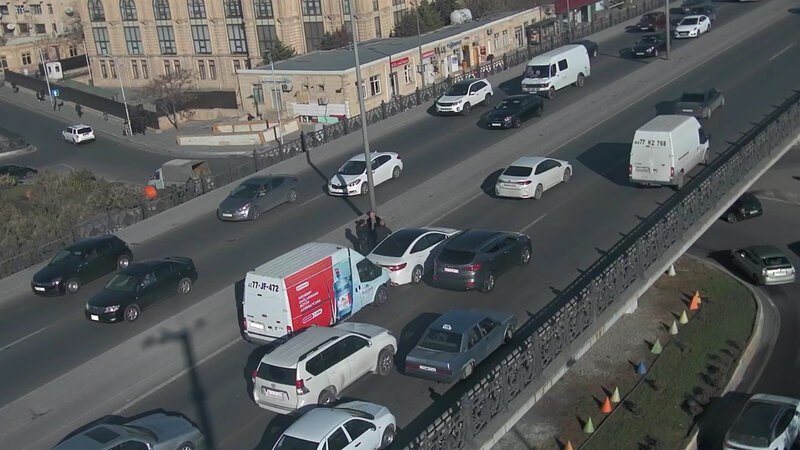 Prospektdə qəza sıxlıq yaratdı - FOTO