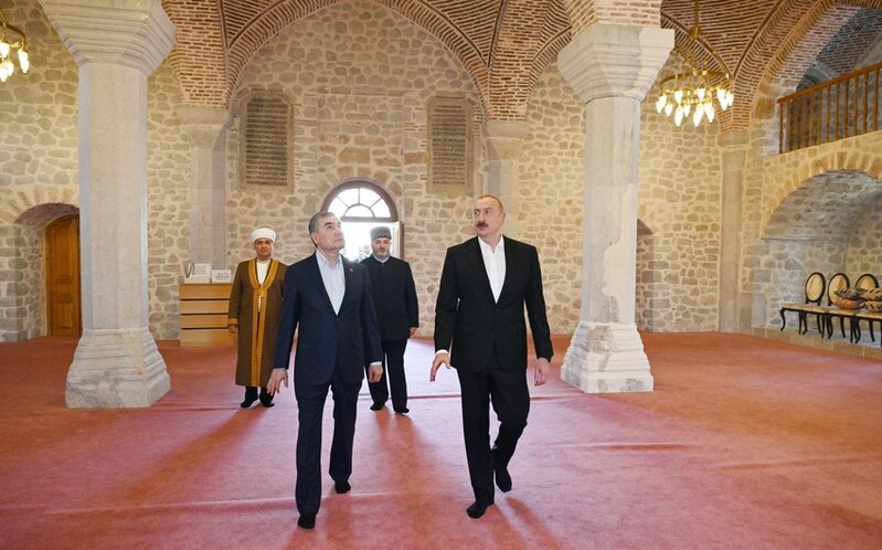 Prezidentlər Şuşada Yuxarı Gövhər Ağa məscidində - FOTOLAR
