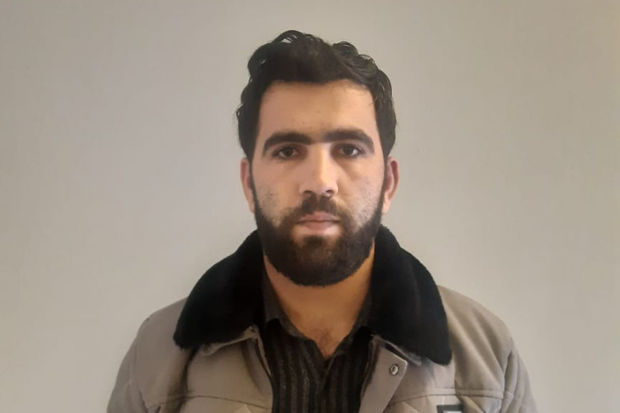 Paltarını dəyişmək adı ilə otağa girdi: İşlədiyi mağazadan 63 min manat oğurladı
