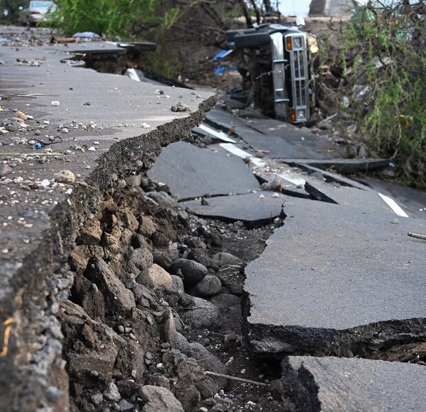 Hollivud ulduzu təhlükəli ərazidən çıxarıldı - Fotolar