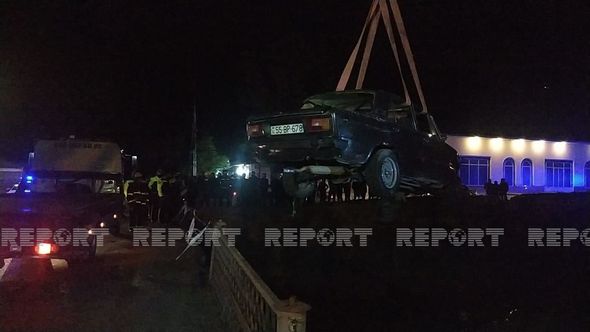 Şəkidə avtomobil çaya düşdü, sürücü xəsarət aldı - FOTO