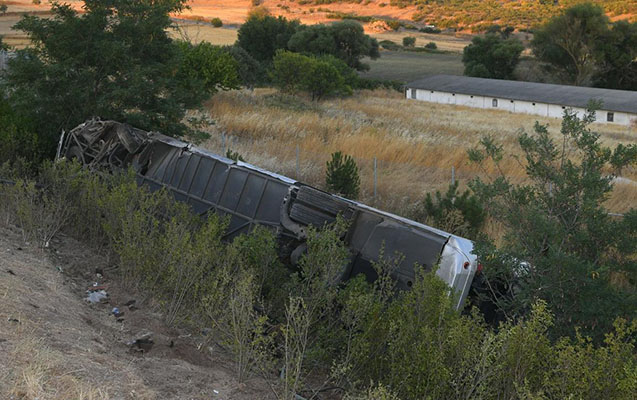 Türkiyədə avtobus aşıb - 27 yaralı