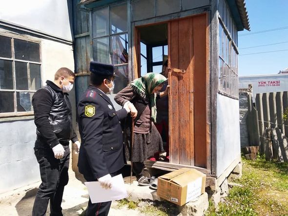 Xaçmaz polisi aztəminatlı ailələri sevindirdi - FOTO/VİDEO