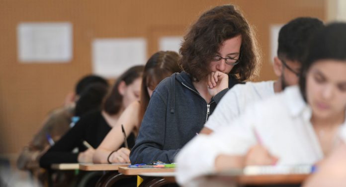 Nazirlər Kabineti universitetlərin "sərbəst iş" üçün mövcud olan tələblərini ləğv edib