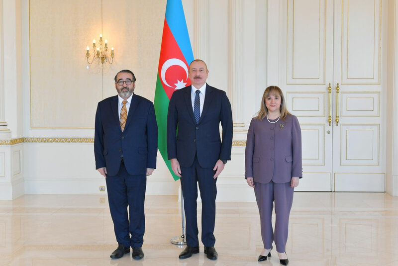 Perunun yeni səfiri etimadnaməsini Azərbaycan Prezidentinə təqdim etdi - FOTO