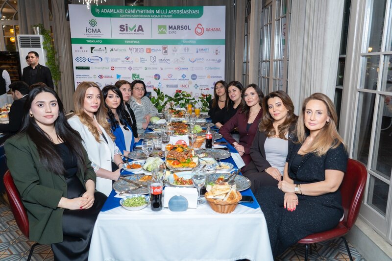 İCMA-nın təşəbbüsü ilə səhiyyə sektorunda dövlət–özəl əməkdaşlığı müzakirə olunub - FOTOLAR
