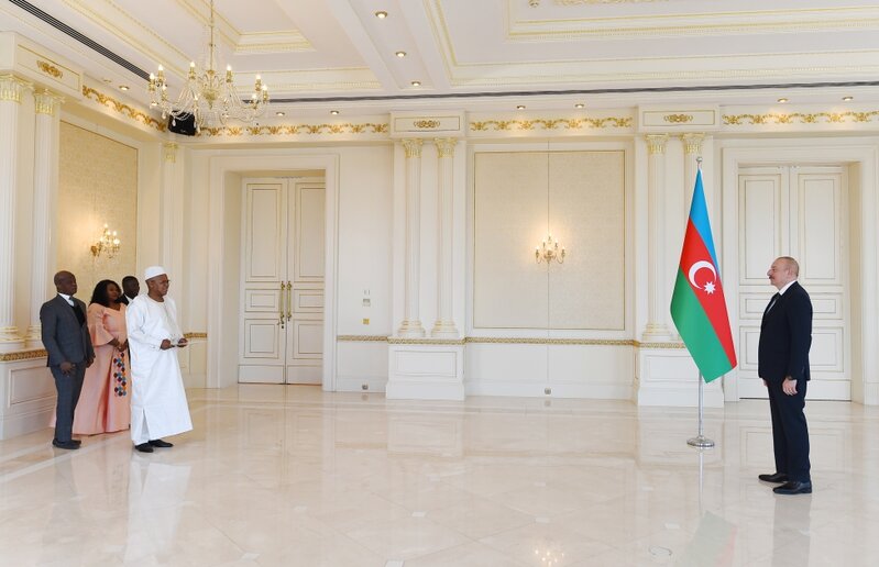 Prezident yeni səfirləri qəbul etdi - FOTOLAR