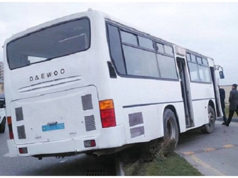Bakıda 3 avtobus toqquşdu - xəsarət alan var