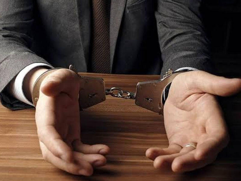 Rüşvət alarkən saxlanılan məmurlara hökm oxundu