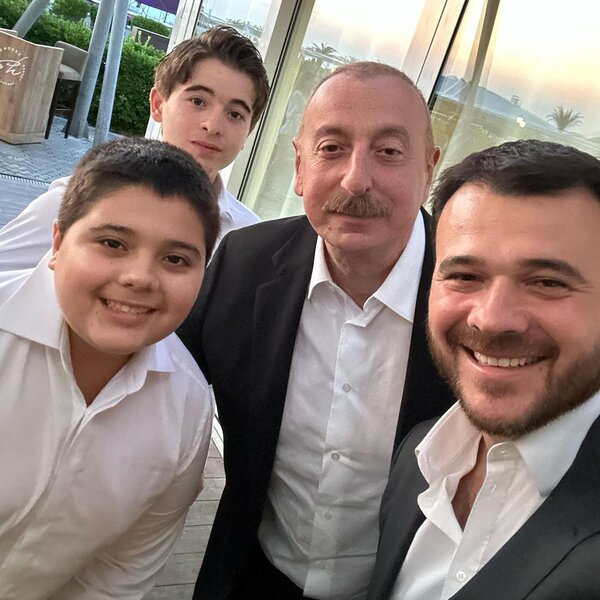 Emin Ağalarov Prezident İlham Əliyev və ailə üzvləri ilə FOTOLARINI PAYLAŞDI