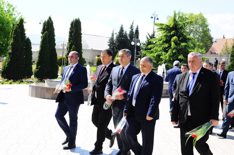 Heydər Əliyev - xalqın qəlbində yaşayan Lider