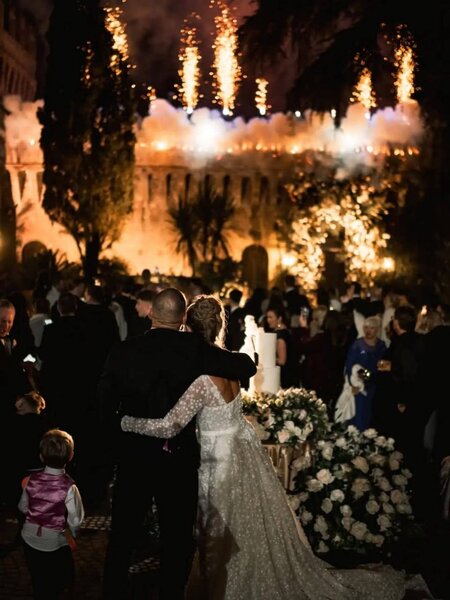 17 il sonra sevgilisi ilə evlənən Makqreqorun toyundan FOTOLAR