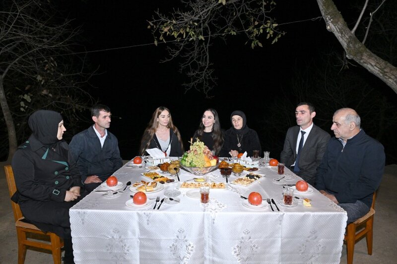 Leyla və Arzu Əliyeva Pəncəli Teymurovun ailəsini ziyarət etdilər - FOTOLAR