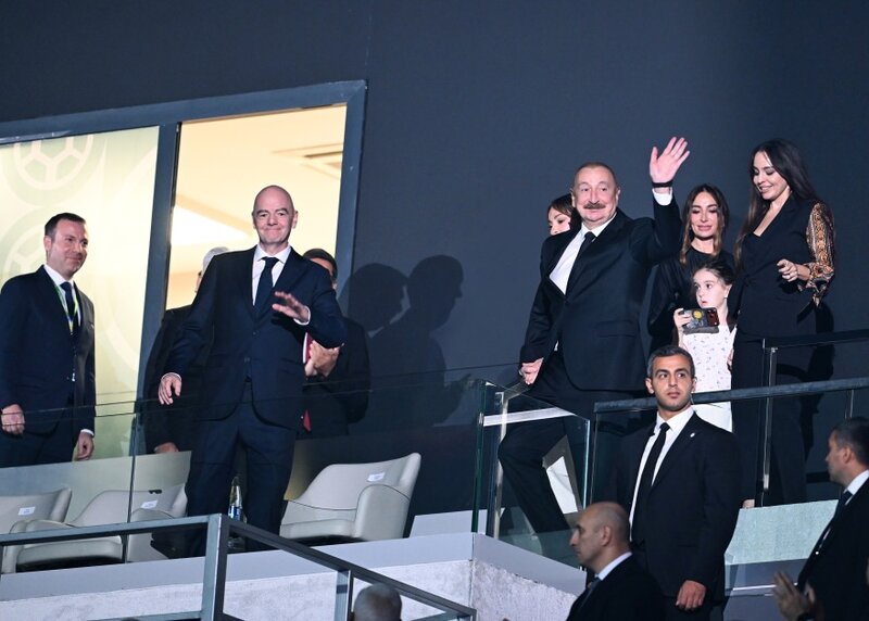 Prezident İlham Əliyev FIFA U-15 dünya çempionatının və festivalının açılış mərasimini izləyib - FOTOLAR