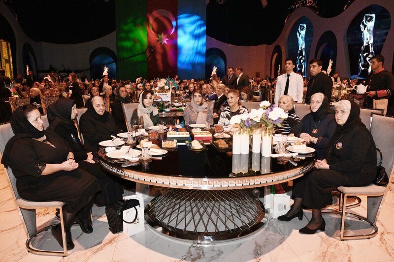 Leyla və Arzu Əliyeva şəhid anaları ilə görüşdülər - FOTOLAR