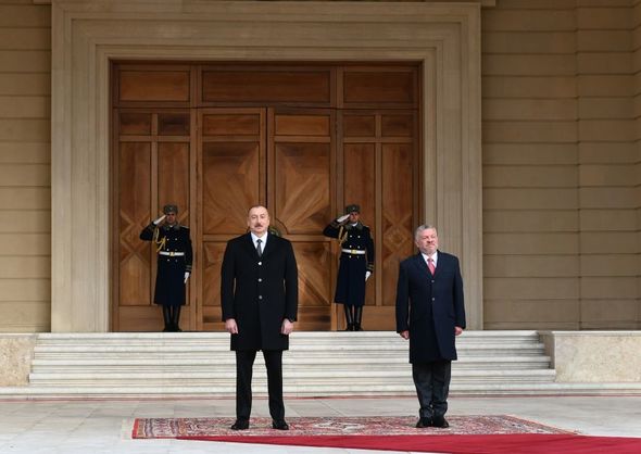 İlham Əliyev İordaniyanın kralını qarşıladı - FOTO