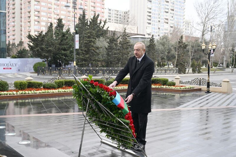 İlham Əliyev və Mehriban Əliyeva Xocalı soyqırımı abidəsini ziyarət ediblər - FOTOLAR