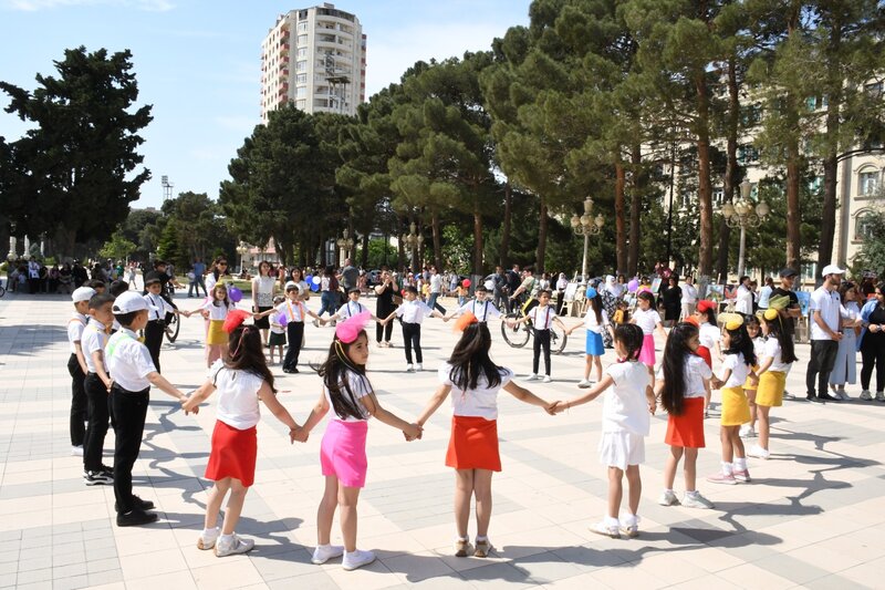 Abşeron rayonunda 1 iyun - Uşaqların Beynəlxalq Müdafiəsi Günü münasibəti ilə bayram tədbiri keçirilmişdir - FOTOLAR