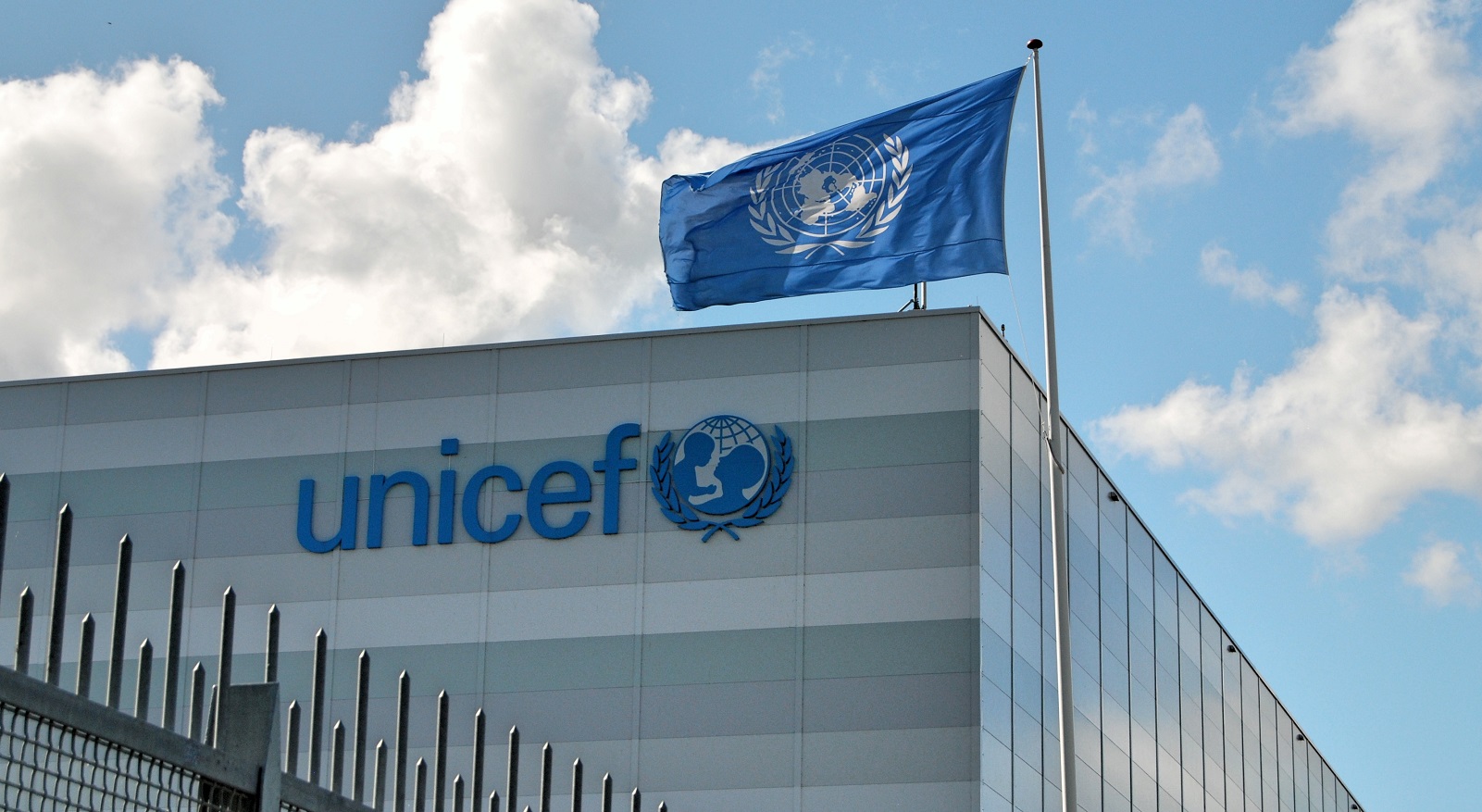 UNICEF uşaqları qorumaq çağırışı ilə Dağlıq Qarabağ münaqişəsi ilə bağlı bəyanat verib
