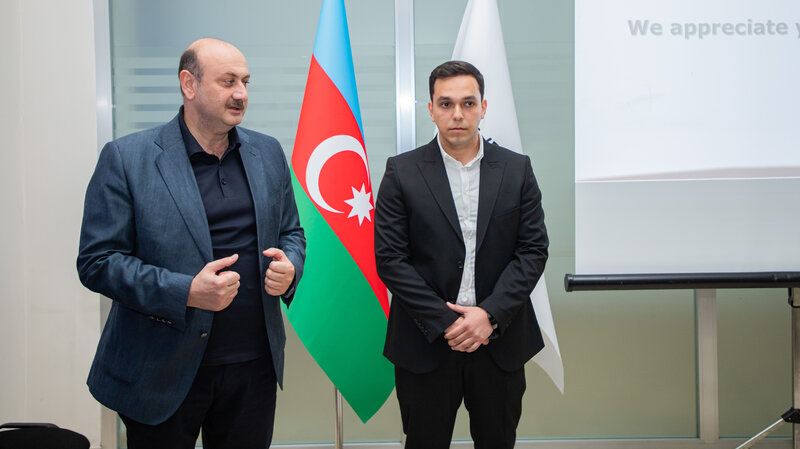 Özbəkistan universitetlərinin tələbələri 