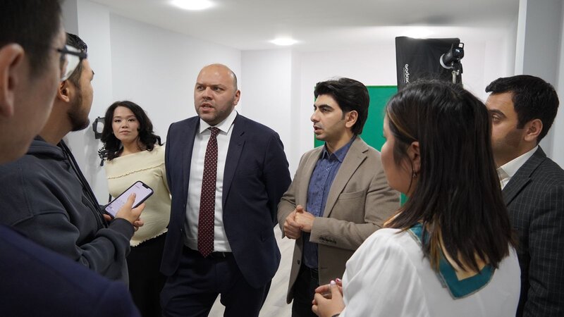 Qazaxıstandan gələn nümayəndə heyəti 'Azxeber Media'nı ziyarət etdi - FOTOLAR