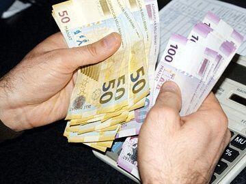 Azərbaycanda bu şəxslərin maaşı artdı