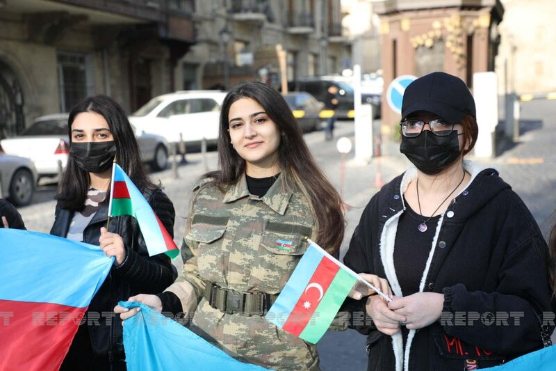 Bakıda Zəfər Günü yürüşü başladı - FOTOLAR