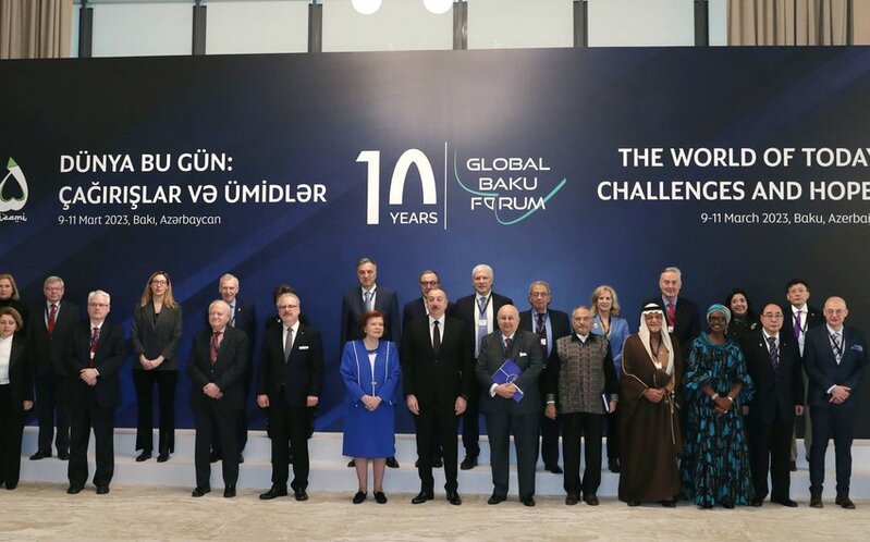 X Qlobal Bakı Forumunun açılış sessiyası başa çatdı - Panel iclaslar keçirilir