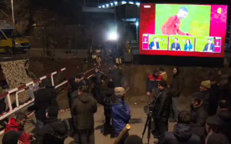 Şuşa-Xankəndi yolunda nümayişçilər və sülhməramlılara Fransa-Mərakeş oyununu izləmək üçün şərait yaradılıb