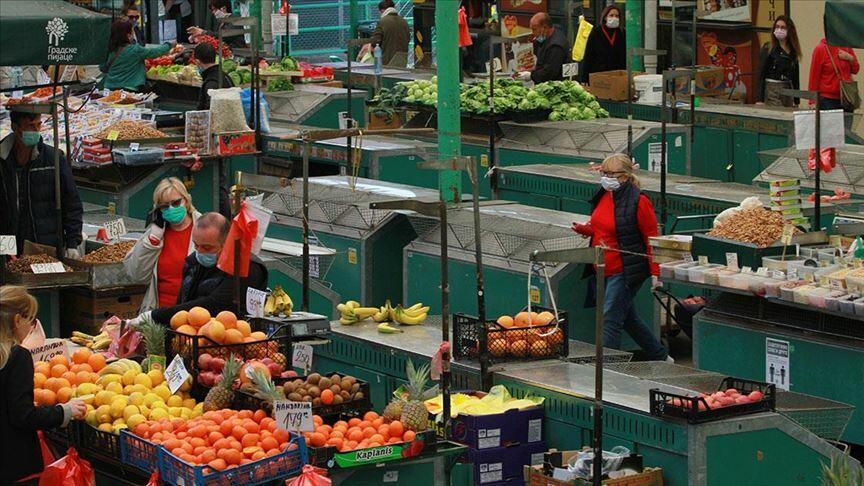 Karantin rejimi yumşaldılır, yaşlılar küçəyə çıxır - Avropada dəyişikliklər