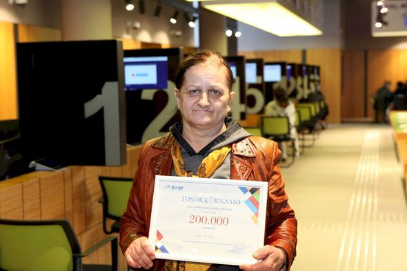 DOST mərkəzinə 200 000-ci vətəndaş müraciət edib - FOTO